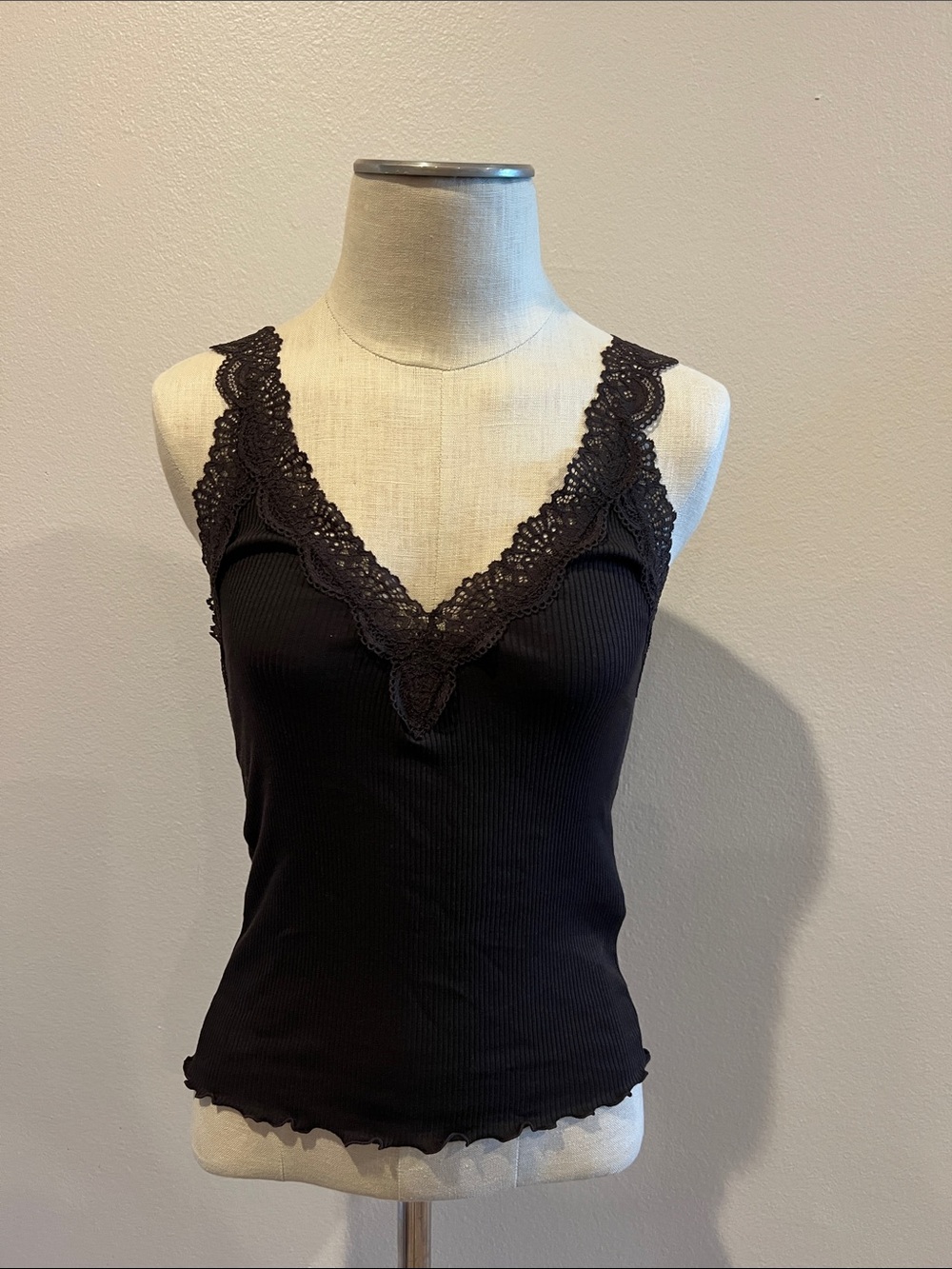 Lace-Trim Ribbed V-Neck Tank